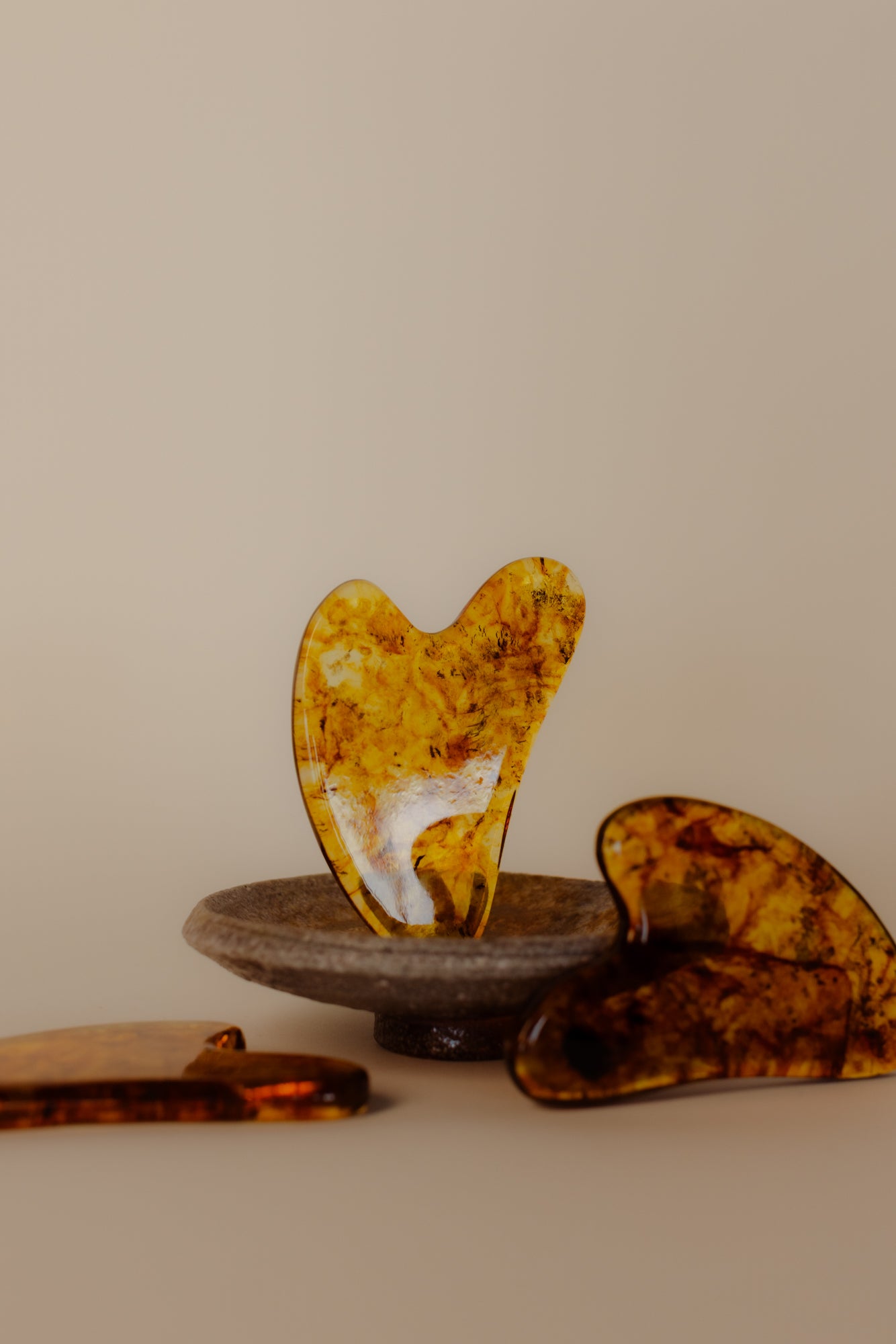 Möxche Baltic Amber Gua Sha — image 3